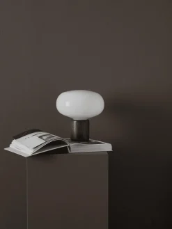 Lámpara de mesa pequeña Karl-Johan Lámparas De Mesa|Lámparas De Techo