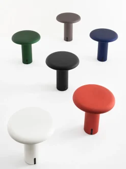 Lámparas De Mesa|Lámparas De Techo></noscript>Artemide Lámpara de mesa pequeña LED regulable Takku, portátil Taupe