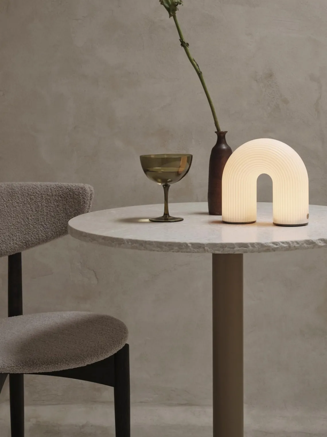 Lámparas De Mesa|Lámparas De Techo>Ferm Living Lámpara de mesa pequeña LED regulable con estructura acanalada, portátil