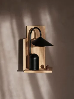 Lámparas De Mesa|Lámparas De Techo></noscript>Ferm Living Lámpara de mesa pequeña LED regulable Arum, portátil Negro