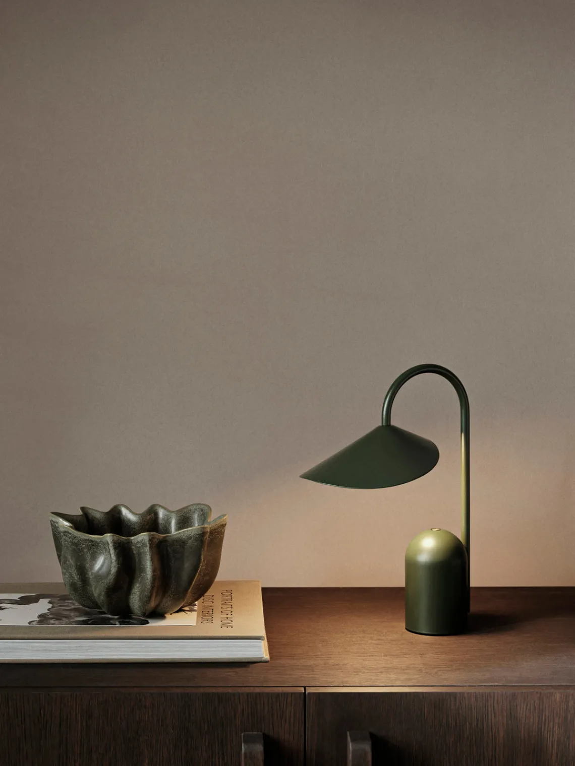 Lámparas De Mesa|Lámparas De Techo>Ferm Living Lámpara de mesa pequeña LED regulable Arum, portátil Verde salvia