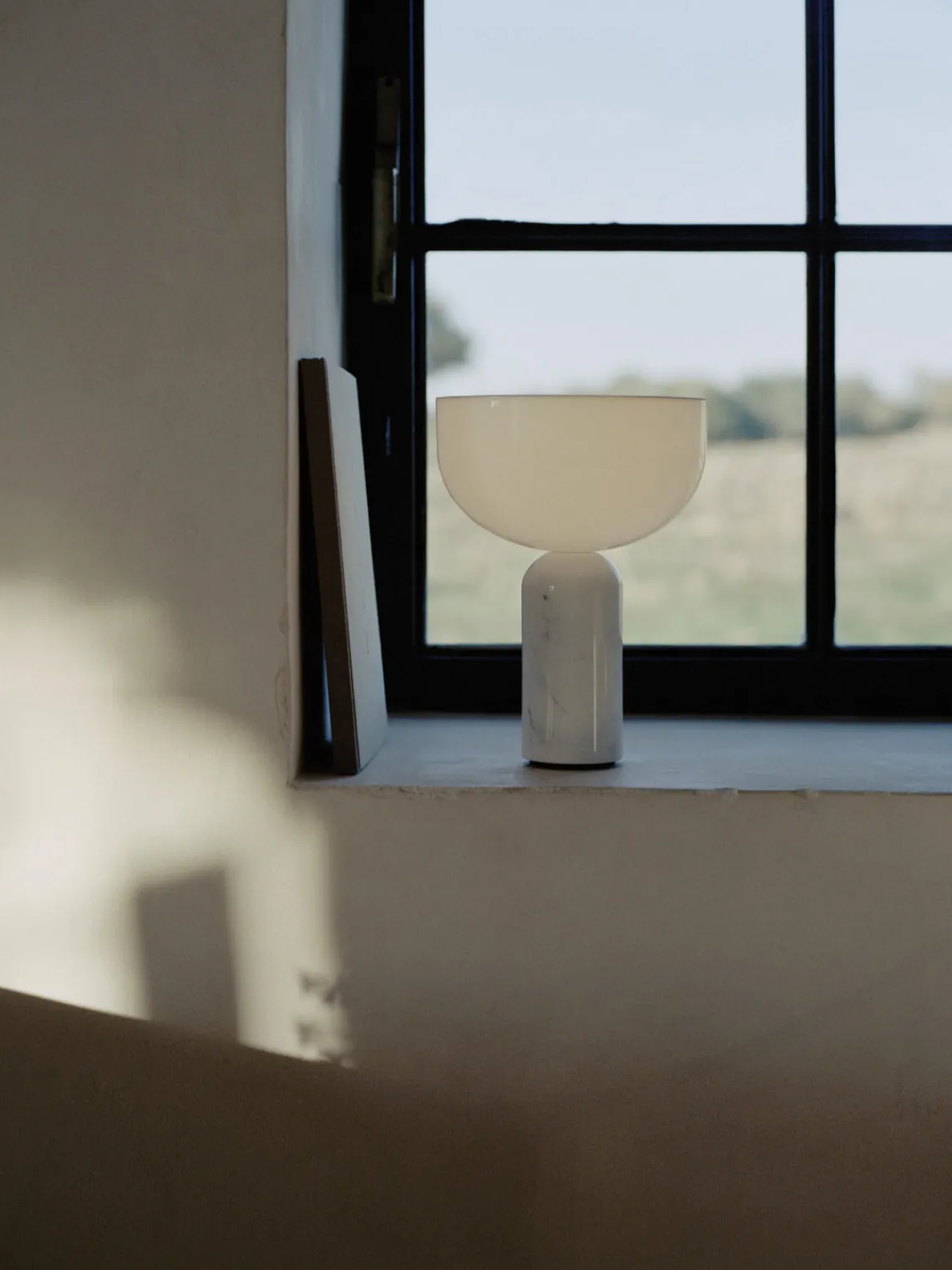 Lámparas De Mesa|Lámparas De Techo>New Works Lámpara de mesa pequeña móvil de mármol Kizu, regulable Blanco, mármol blanco