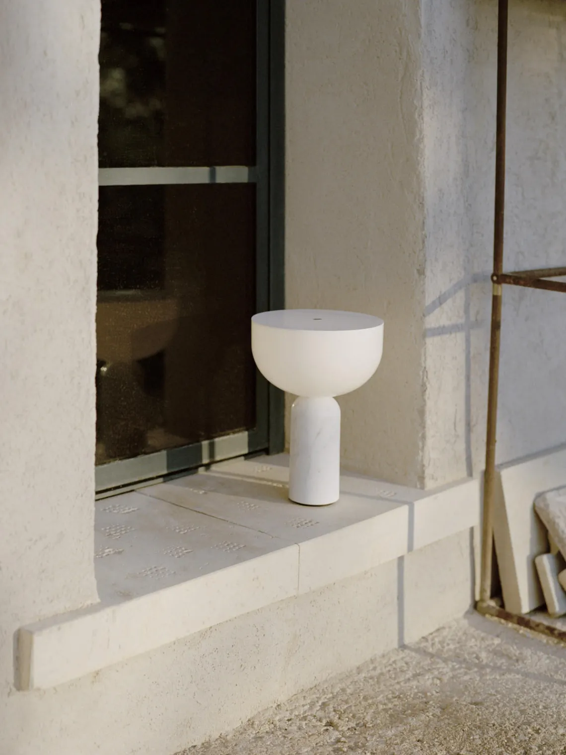 Lámparas De Mesa|Lámparas De Techo>New Works Lámpara de mesa pequeña móvil de mármol Kizu, regulable Blanco, mármol blanco