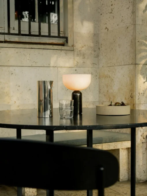 Lámparas De Mesa|Lámparas De Techo>New Works Lámpara de mesa pequeña móvil de mármol Kizu, regulable Blanco, mármol negro