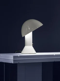 Outlet Lámpara de mesa pequeña orientable Elmetto Lámparas De Mesa|Lámparas De Techo