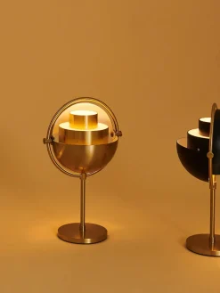 Lámparas De Mesa|Lámparas De Techo></noscript>GUBI Lámpara de mesa regulable y ajustable Multi-Lite, portátil Dorado brillante