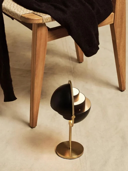 Lámparas De Mesa|Lámparas De Techo>GUBI Lámpara de mesa regulable y ajustable Multi-Lite, portátil Negro mate, dorado mate