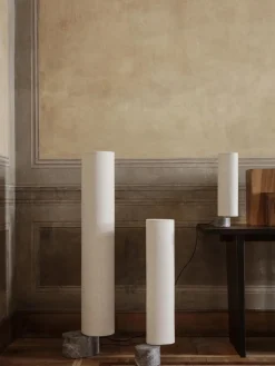 Lámparas De Pie|Lámparas De Techo></noscript>GUBI Lámpara de pie LED regulable con base de mármol Unbound, tamaños diferentes Mármol gris oscuro y blanco