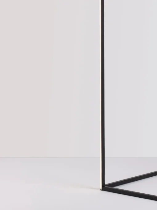 Outlet Lámpara de pie LED V-line Lámparas De Pie|Lámparas De Techo