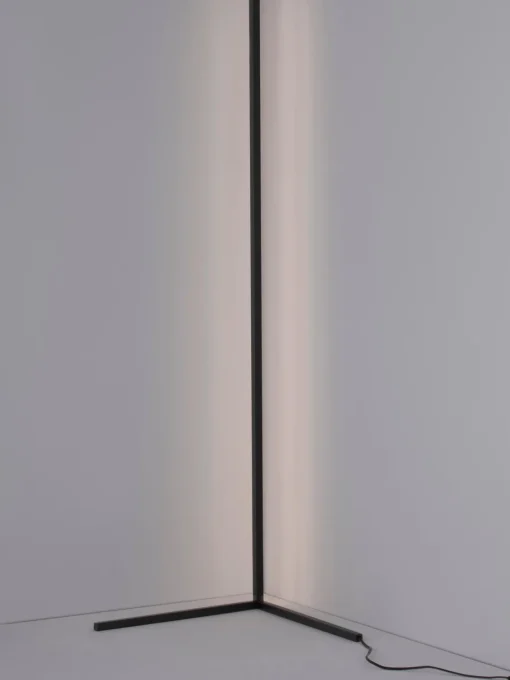 Outlet Lámpara de pie LED V-line Lámparas De Pie|Lámparas De Techo