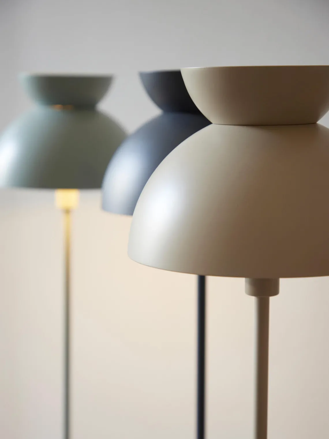 Lámparas De Pie|Lámparas De Techo>Frandsen Lámpara de pie pequeña Butterfly Greige mate