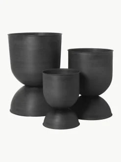 Maceteros|Jarrones></noscript>Ferm Living Macetero Hourglass, 43 cm Negro mate