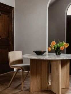 Mesas De Comedor|Mesas De Comedor></noscript>Audo Copenhagen Mesa de comedor redonda de mármol Androgyne, Ø 120 cm Mármol gris, madera de roble clara