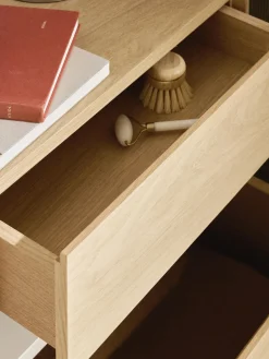 Mesitas De Noche|Mesitas De Noche></noscript>Westwing Collection Mesilla de noche de madera Larsen Madera de roble lacada