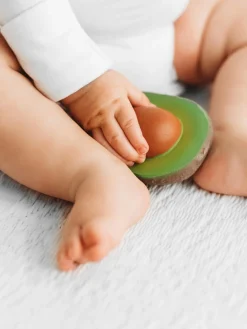 Juguetes Para Bebés|Juguetes Para Bebés></noscript>Oli & Carol Mordedor artesanal para bebé Fruits & Veggies