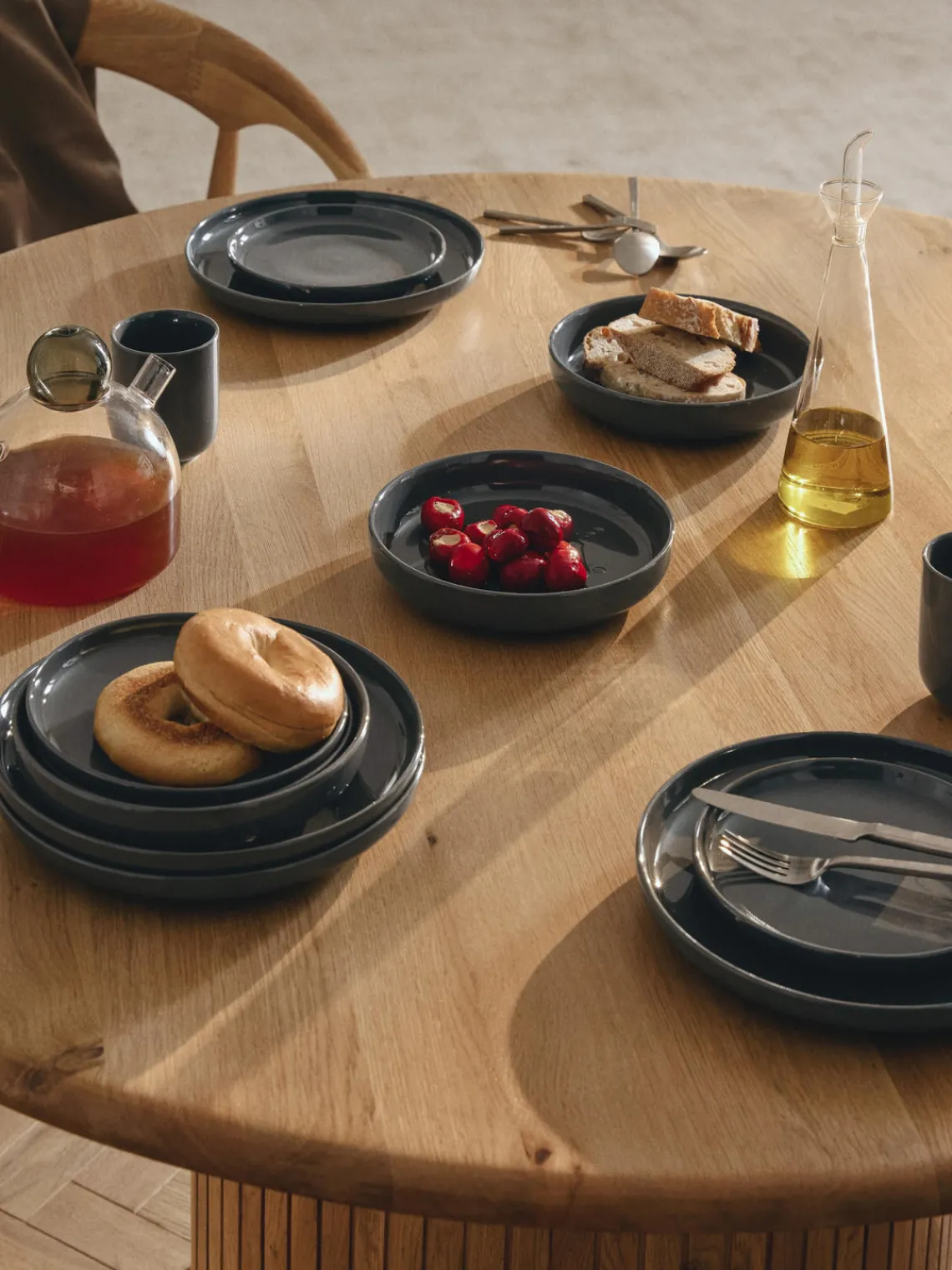 Platos Hondos|Vajillas Completas>Westwing Collection Platos hondos de porcelana Nessa, 4 uds. Gris oscuro brillante