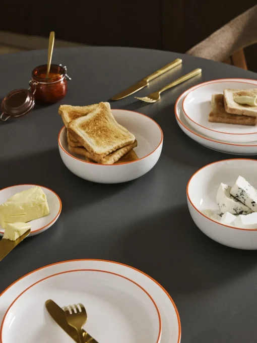 Platos Llanos|Vajillas Completas>Westwing Collection Platos llanos de porcelana Facile, 2 uds. Blanco Off White con borde naranja