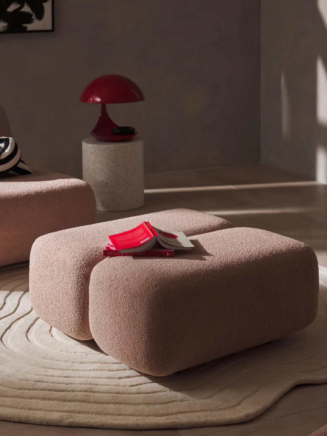 Pufs Y Otomanos|Pufs Y Otomanos>Westwing Collection Puf de borreguillo Caterpillar Boreguillo rosa claro