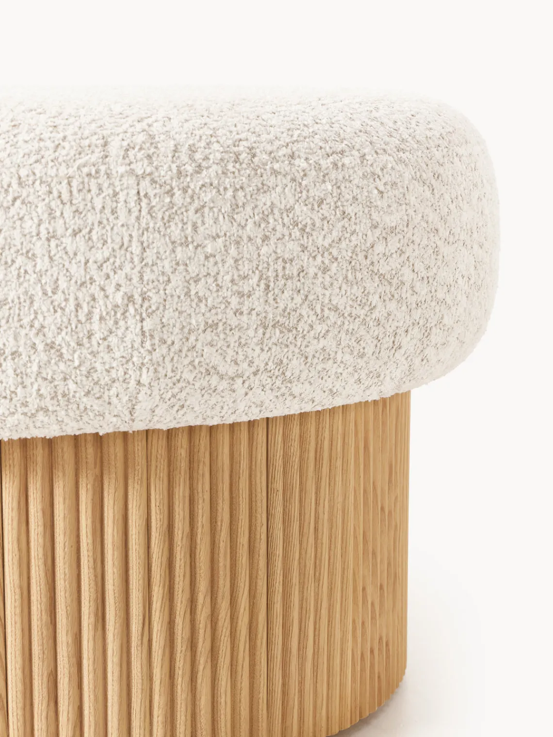 Pufs Y Otomanos|Pufs Y Otomanos>Westwing Collection Puf grande tapizado en borreguillo bouclé con espacio de almacenamiento Nala Tejido borreguillo bouclé blanco Off White, madera de fresno clara