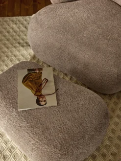 Puf reposapiés de borreguillo bouclé Alba Reposapiés|Sofás