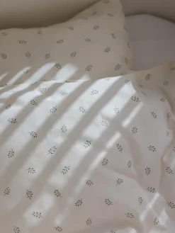 Decoración Infantil|Ropa De Cama Infantil></noscript>Sebra Ropa de cama infantil de algodón ecológico Sophora Leaves