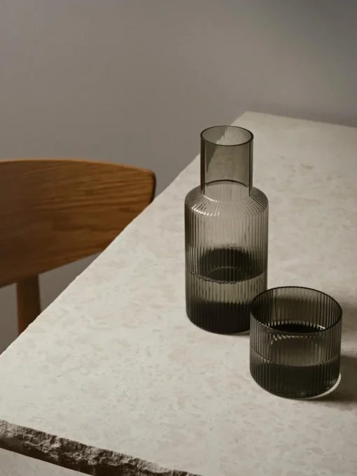 Jarras De Agua|Vajillas Completas>Ferm Living Set de jarra pequeña soplada artesanalmente con vaso Ripple, 2 pzas. Gris transparente brillante