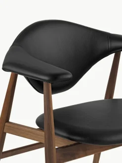 Sillas De Madera|Sillas Con Reposabrazos></noscript>GUBI Silla con reposabrazos de madera de nogal Masculo Cuero negro, madera de nogal