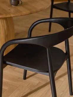 Sillas De Madera|Sillas Con Reposabrazos></noscript>Westwing Collection Silla con reposabrazos de madera de fresno Camille Negro