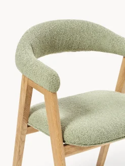 Sillas Con Reposabrazos|Sillas></noscript>Westwing Collection Silla con reposabrazos tapizada en tejido bouclé Nik Bouclé verde salvia, madera de roble barnizada