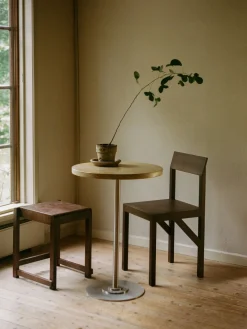 Sillas De Madera|Sillas></noscript>FRAMA Silla de madera de fresno Bracket Madera de fresno lacada en oscuro