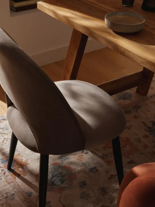 Sillas>Westwing Collection Silla de terciopelo Rachel Terciopelo taupe, negro mate
