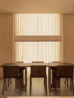 Sillas>Audo Copenhagen Silla tapizada Ready Dining Tejido blanco Off White, madera de roble oscura