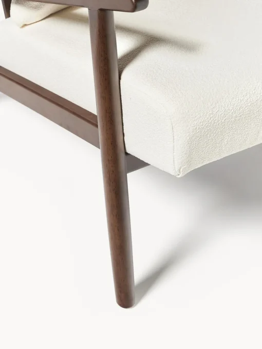 Sillones Pequeños|Sillones>Westwing Collection Sillón en tejido bouclé Mikkel Bouclé blanco Off White, madera de caucho, marrón oscuro pintado