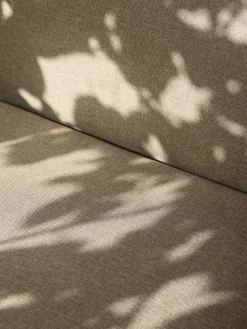 Sofás De Exterior|Sofás De Exterior></noscript>Ferm Living Sofá lounge para exterior Desert (2 plazas) Tejido greige, negro