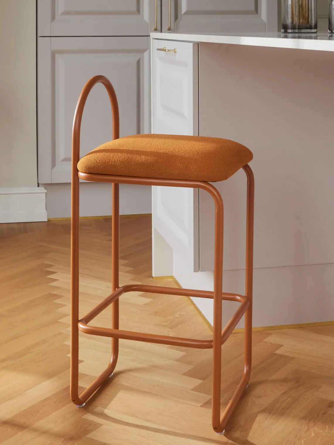 Taburetes Altos|Sillas>AYTM Taburete alto en tejido bouclé Angui Bouclé marrón claro