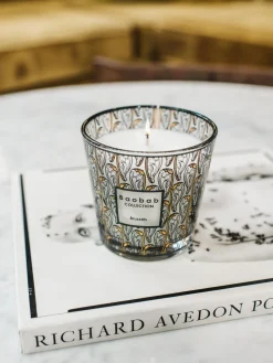 Velas Perfumadas|Jarrones></noscript>Baobab Vela perfumada My First Brussels Cedro, sándalo y miel